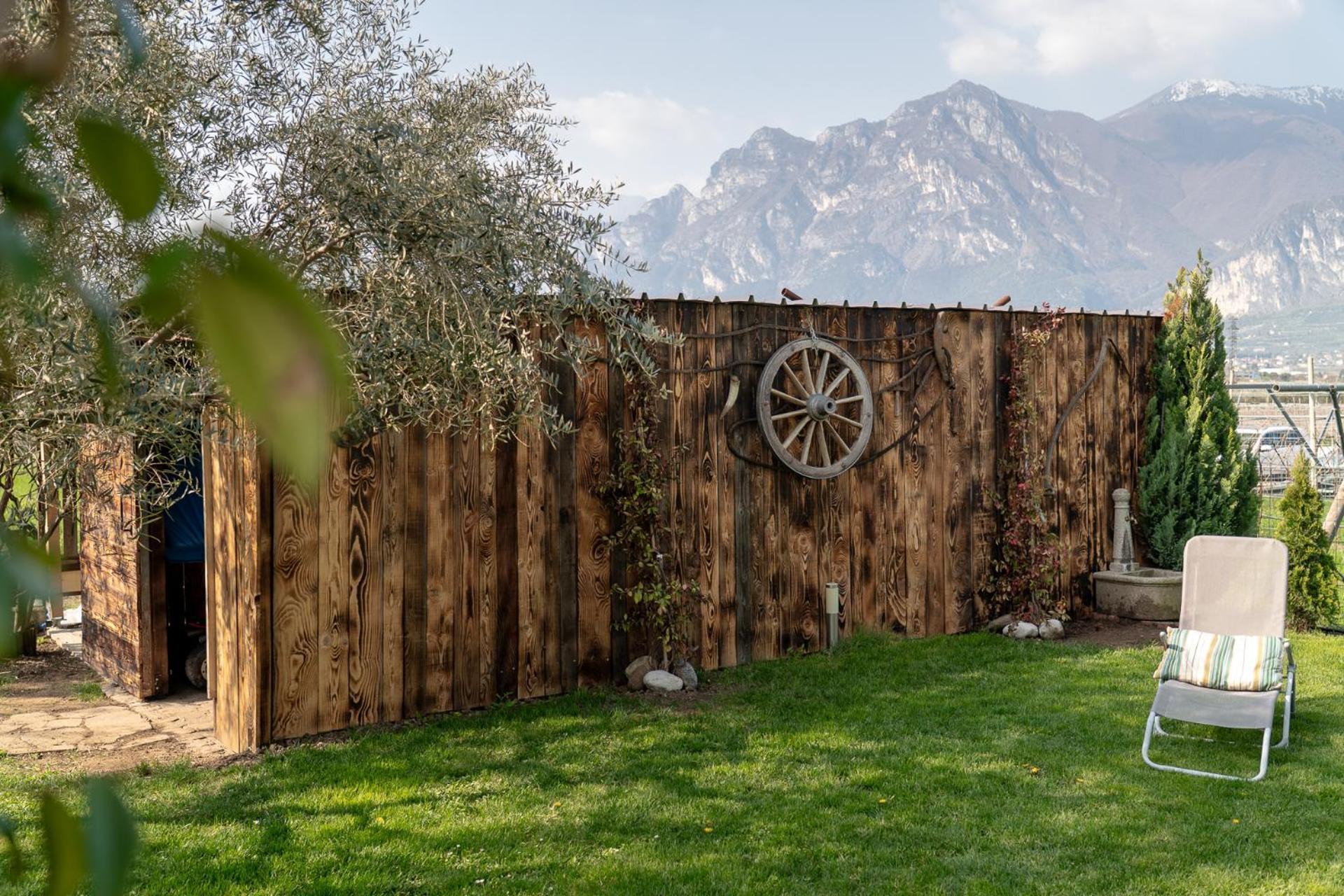 La Casa Nel Verde Arco Exterior foto